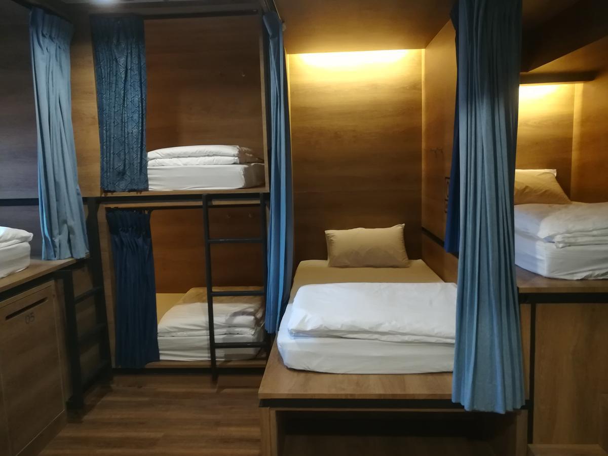 Natee Hostel Bangkok Buitenkant foto